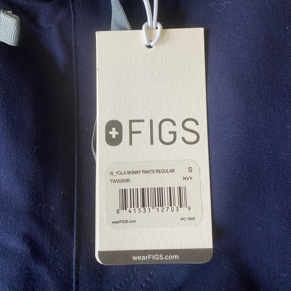 NWT. Yola Skinny Navy scrubs. Never worn.